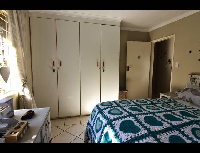 2 BEDROOM SIMPLEX FOR SALE IN NORTHWOLD